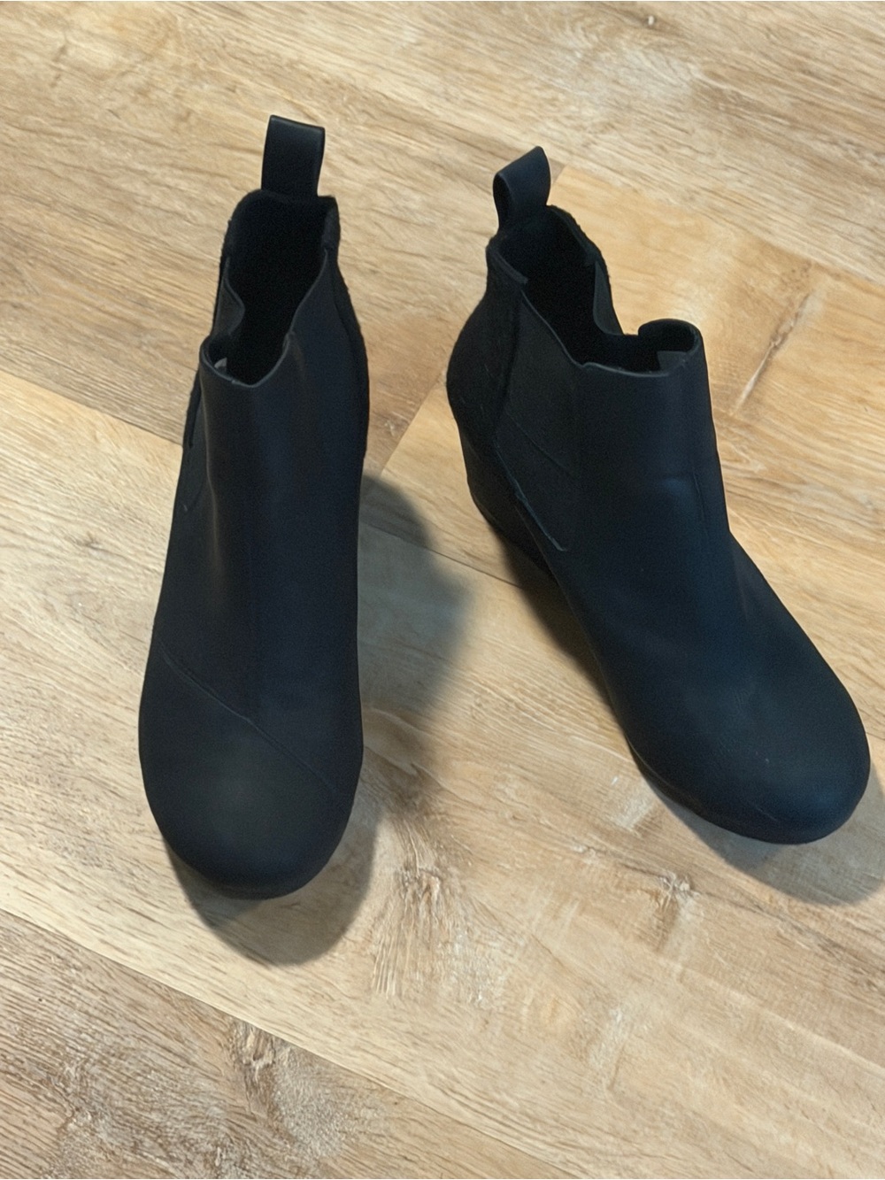 Women’s TOMS 7.5 Black Slip-On Wedge Ankle Boots